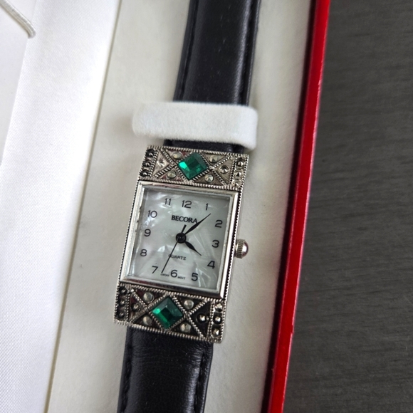 BECORA | Black Leather Strap Watch - Picture 4 of 12